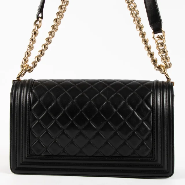 Black Calfskin Medium Boy Chanel Bag in Black Calfskin from Labellov, photo 4 of 7