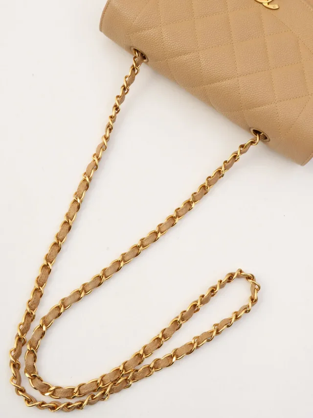 Chanel Circa 1995 Caviar Skin Diana Flap Chain Bag 22cm Beige in Beige Caviar leather from VINTAGE QOO TOKYO, photo 11 of 15