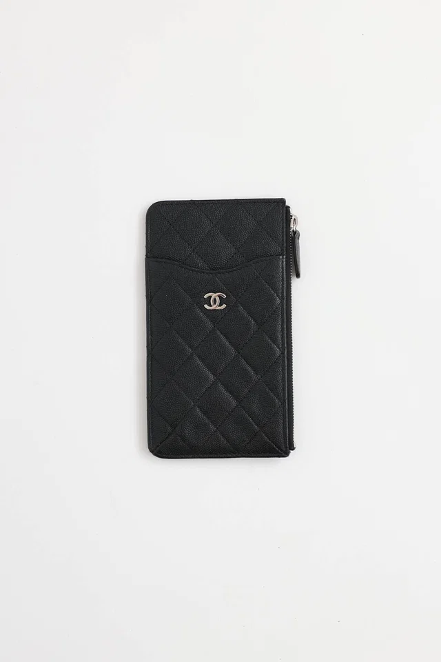 Chanel 2018 Caviar Classic Flat Wallet in Caviar leather from VSP Consignment