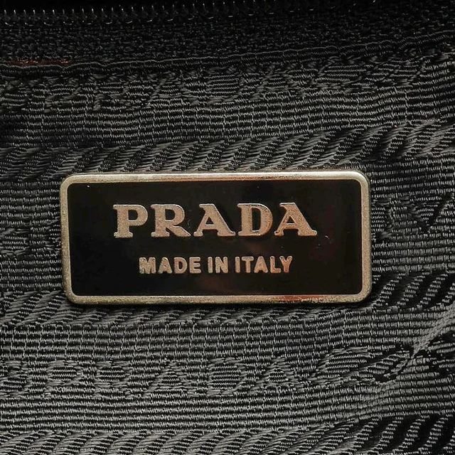 Prada Tessuto Messenger Bag in Nylon from A Retro Tale, photo 6 of 8
