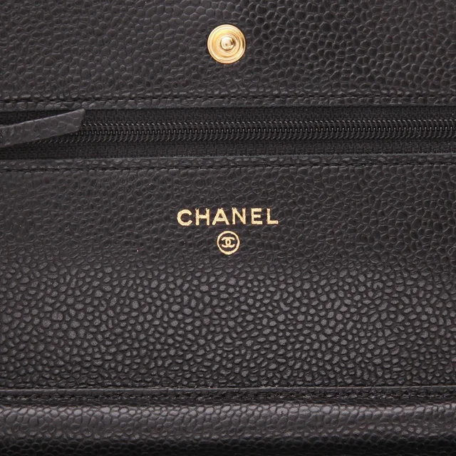 Chanel ‘Wallet on Chain’ shoulder bag in Noir quilted grained leather in Black Caviar leather from Collector Square, photo 4 of 5