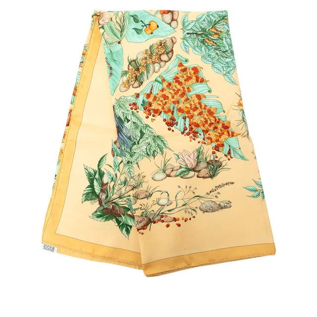 Yellow Hermès Pythagore Silk Scarf 90 Scarves in Yellow Silk from Designer Revival