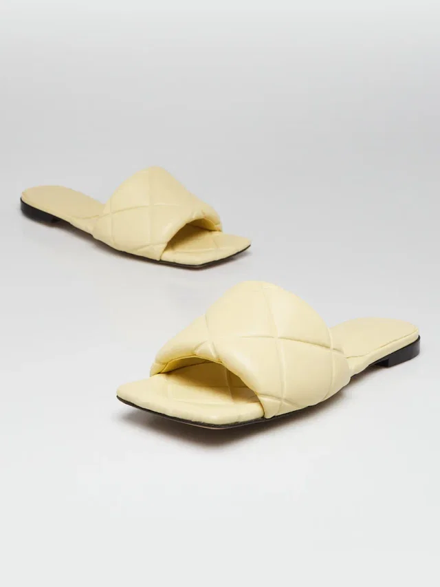 Bottega Veneta Light Yellow Leather The Padded Flat Sandals Size 9/39.5 in Yellow Leather from Yoogis