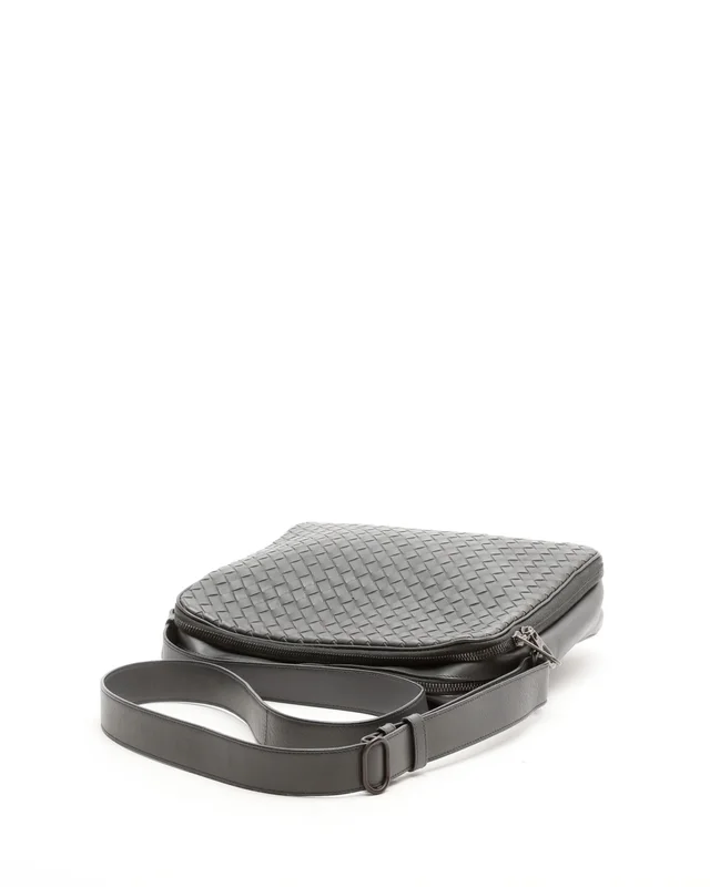 Bottega Veneta Intrecciato Crossbody Bag in Woven leather from A Retro Tale, photo 5 of 9