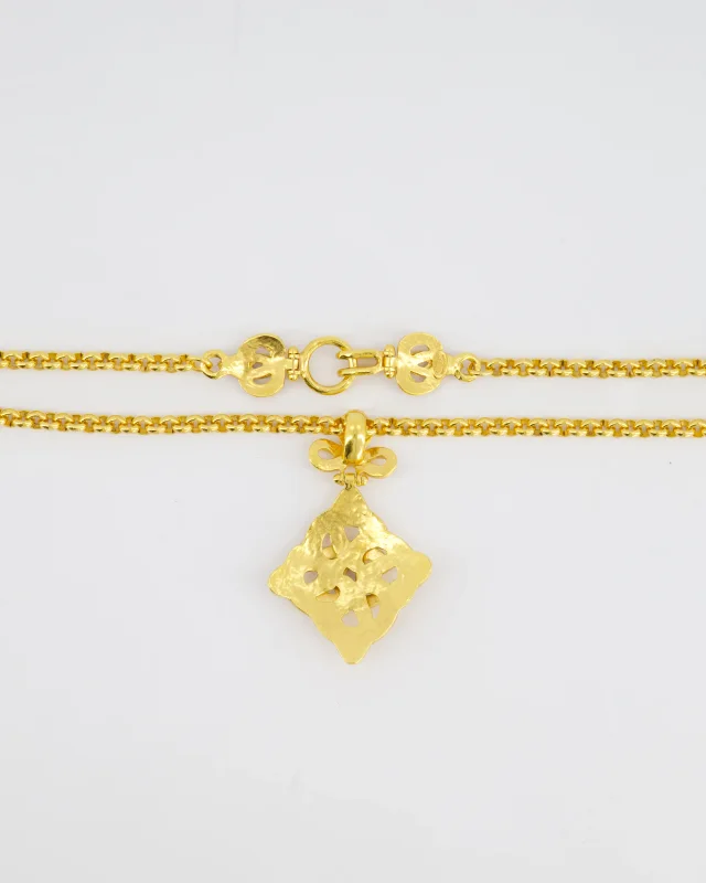 Chanel 97P Vintage Gold Pendant Necklace With CC Detail in Gold from Sellier, photo 5 of 6