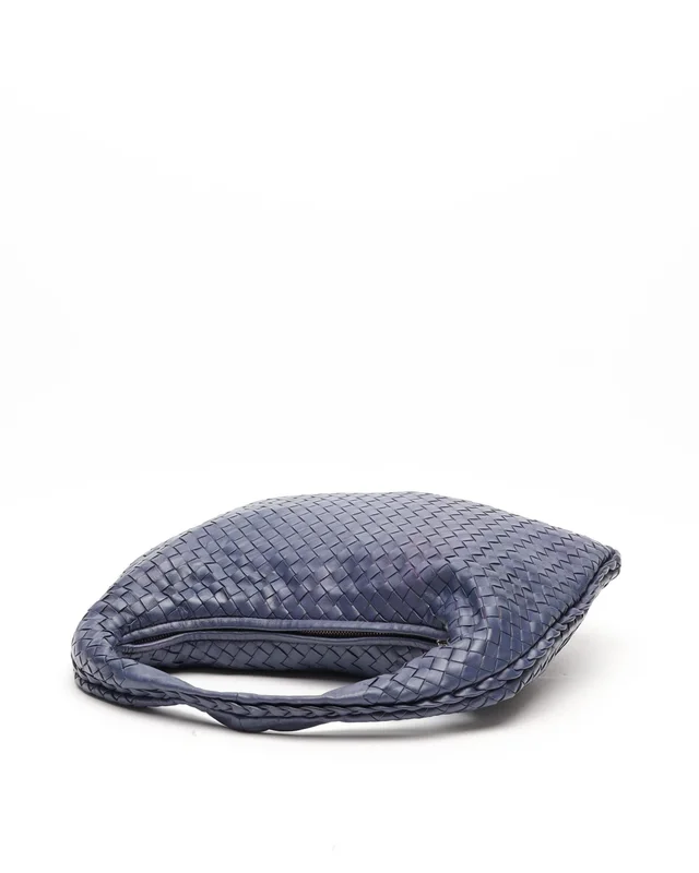 Bottega Veneta Medium Intrecciato Hobo Bag in Woven leather from A Retro Tale, photo 5 of 9