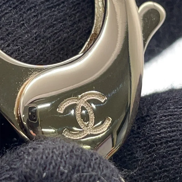 Chanel Heart Bag CharmABG045 Metal Faux Pearl from GALLERY RARE, photo 6 of 9