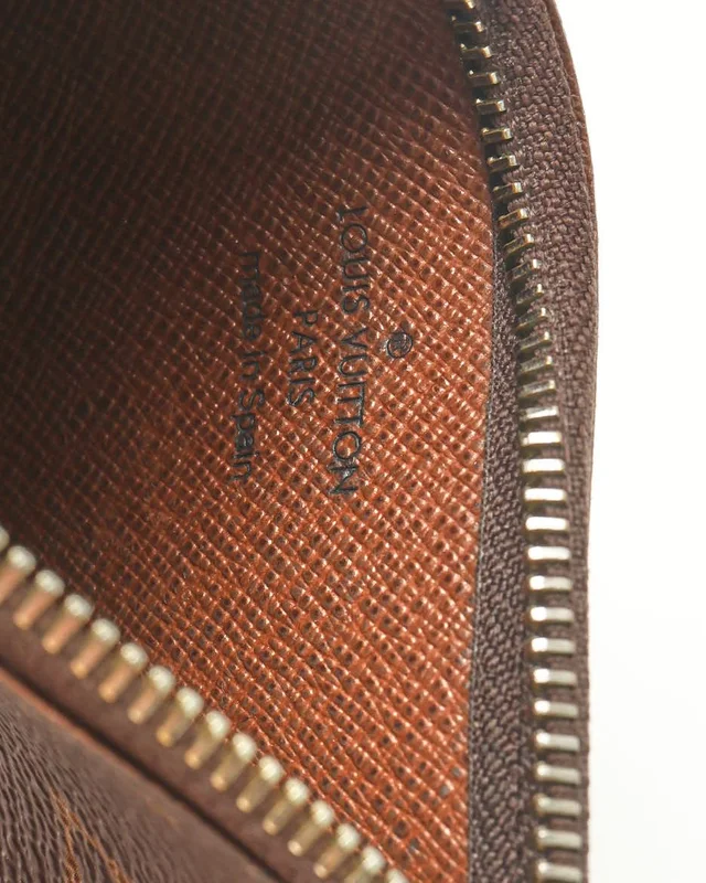 Louis Vuitton Monogram Coin Purse in Coated canvas from A Retro Tale, photo 11 of 12