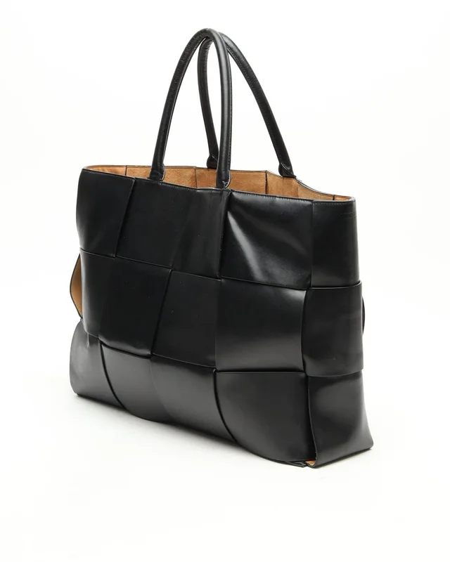 Bottega Veneta Large Arco Tote Bag in Suede from A Retro Tale, photo 3 of 11