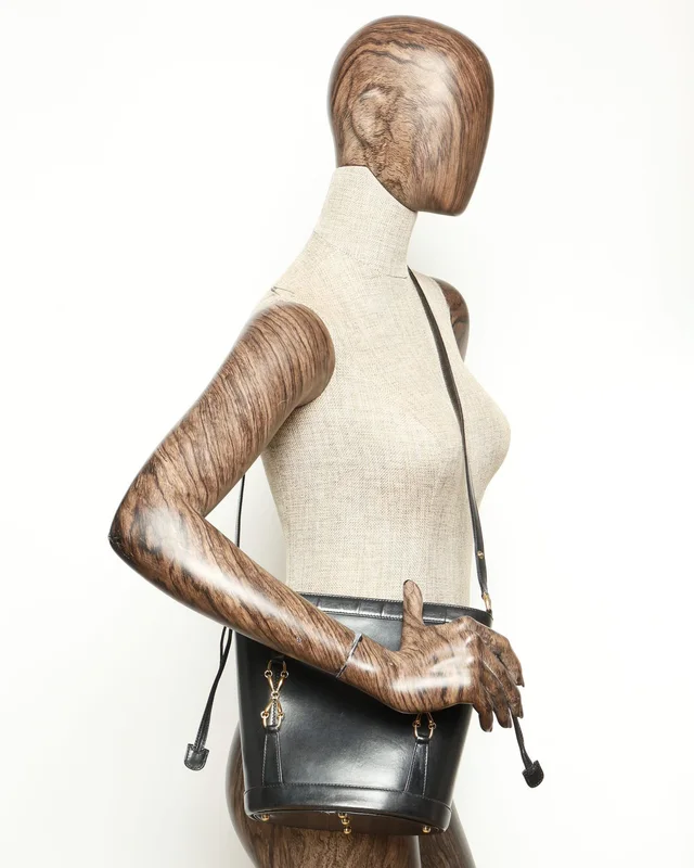 Gucci Vintage Leather Drawstring Bucket Bag in Leather from A Retro Tale, photo 9 of 9