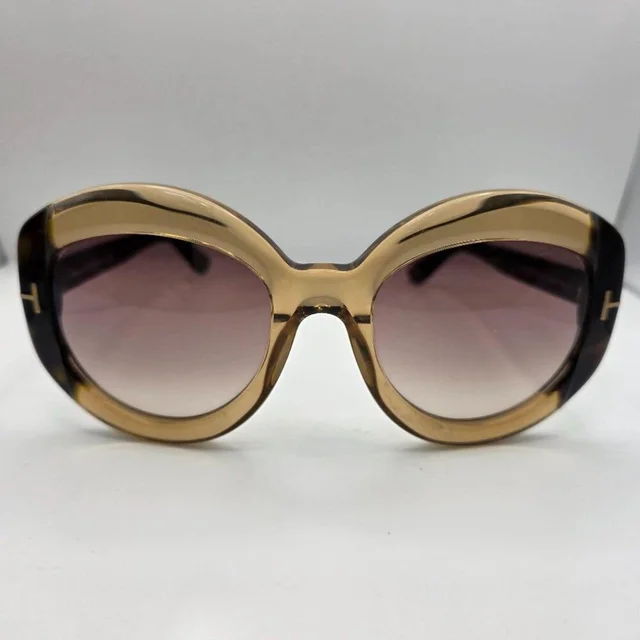 Tom Ford Women's Oversized Sunglasses - Brown/Tan in brown|red|neutral from Depop, photo 1 of 1