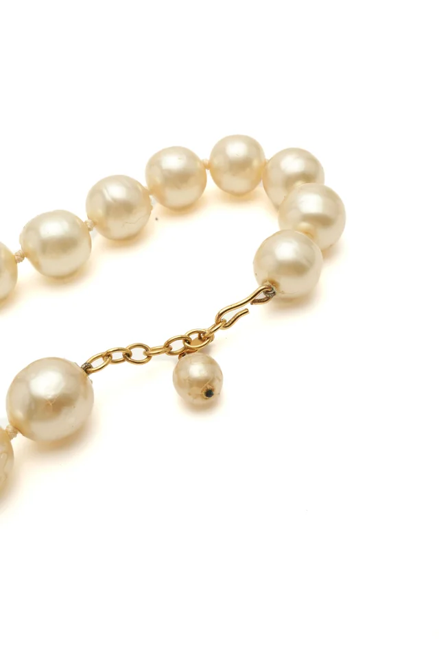 Chanel Pearl Necklace in Silk from A Retro Tale, photo 3 of 4
