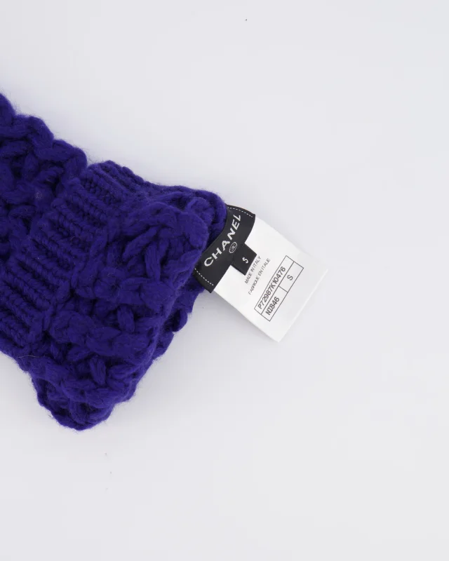 Chanel Resort 2023 Blue Knitted Wool Handwarmers with Multi-Colour Crystal Embellished CC Logo Detail… in Blue Wool from Sellier, photo 5 of 5