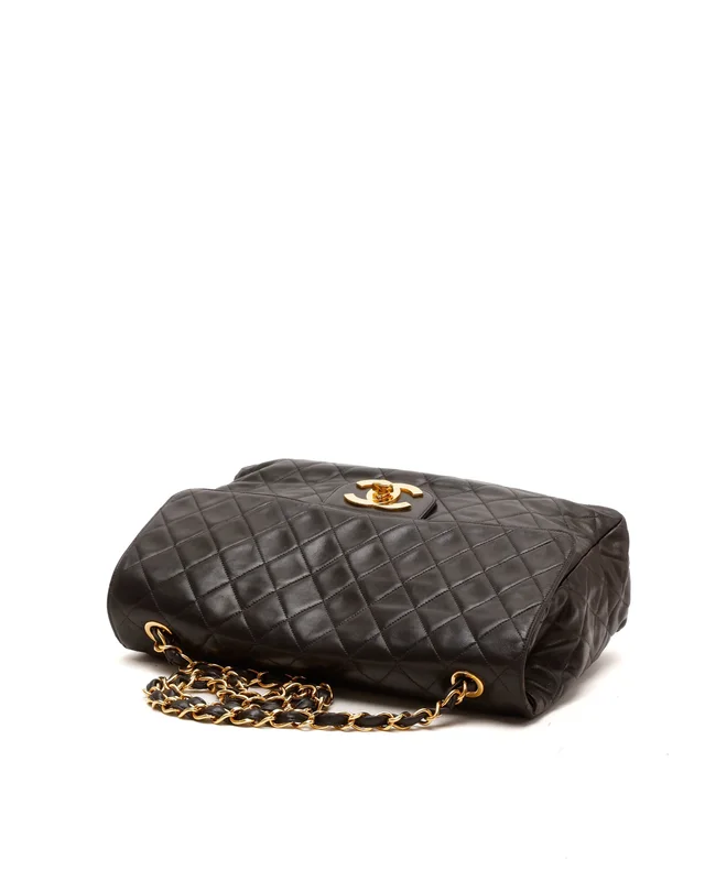 Chanel Classic Maxi Single Flap Bag in Lambskin from A Retro Tale, photo 4 of 11