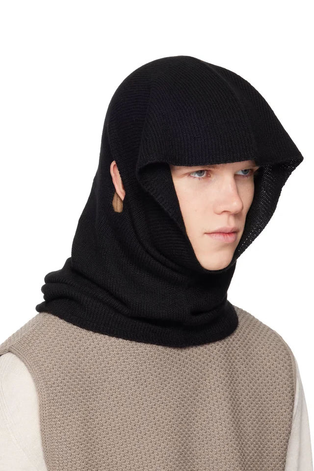 HOMME PLISSÉ ISSEY MIYAKE Black Cashmere Winter Gear Snood, photo 2 of 3 from SSENSE
