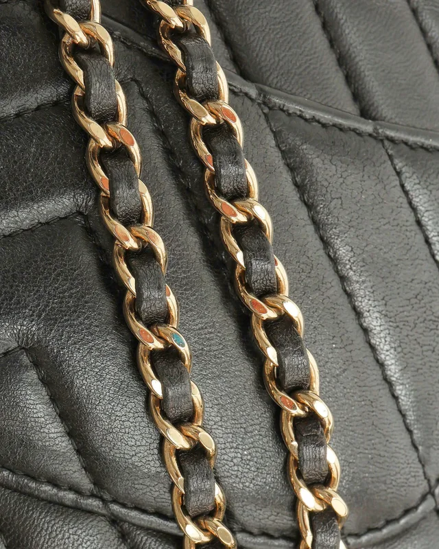 Chanel Chevron Wallet On Chain Bag in Leather from A Retro Tale, photo 6 of 9