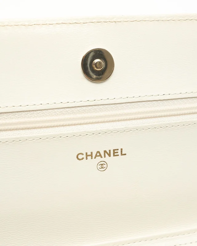 Chanel Wallet on Chain Bag in Patent leather from A Retro Tale, photo 6 of 11