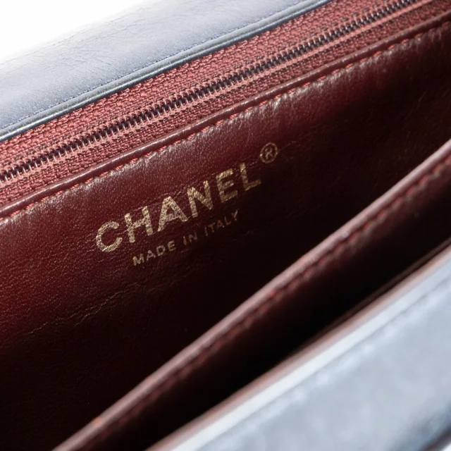 Chanel Metallic Blue Aged Calfskin Accordion Medium 2.55 Reissue Bag in Blue Calfskin from Labellov, photo 6 of 6