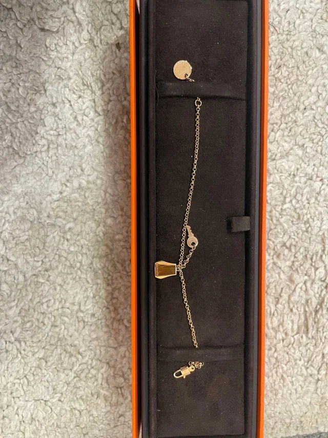 Hermès Gold Bracelet in Gold from Luxury Promise