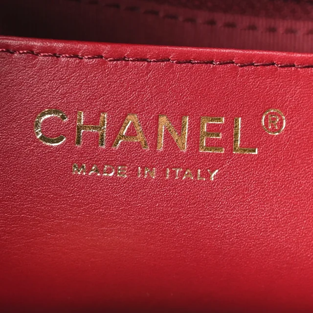 Chanel Quilted Small Top Handle Shopping Bag Black in Black Lambskin from FASHIONPHILE, photo 6 of 9