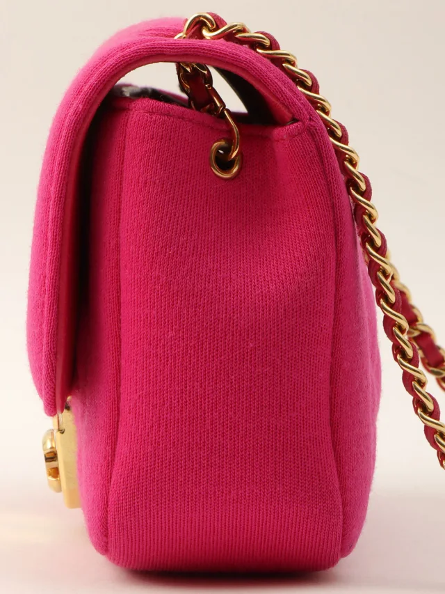 Chanel circa 2014 Matelassé Stitch Logo Plate Chain Shoulder Bag Pink in Pink from VINTAGE QOO TOKYO, photo 4 of 16