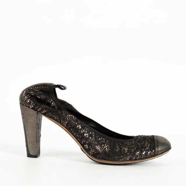 Chanel Black Glitter Pumps - Size 39 in Black from Labellov