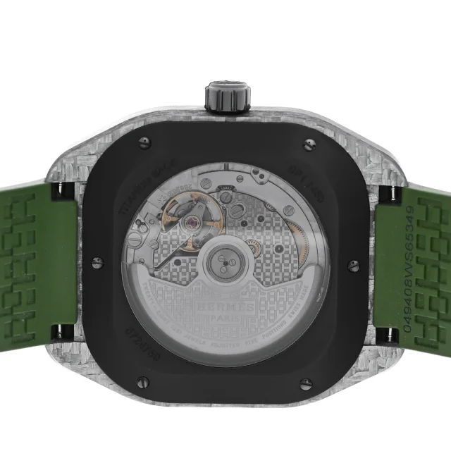 Hermès Glass Fiber Ceramic Rubber 39mm H08 Automatic Watch Vert in Green Ceramic from FASHIONPHILE, photo 4 of 5