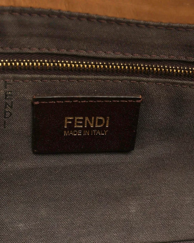 Fendi Baguette Chain Flap Bag in Leather from A Retro Tale, photo 10 of 11