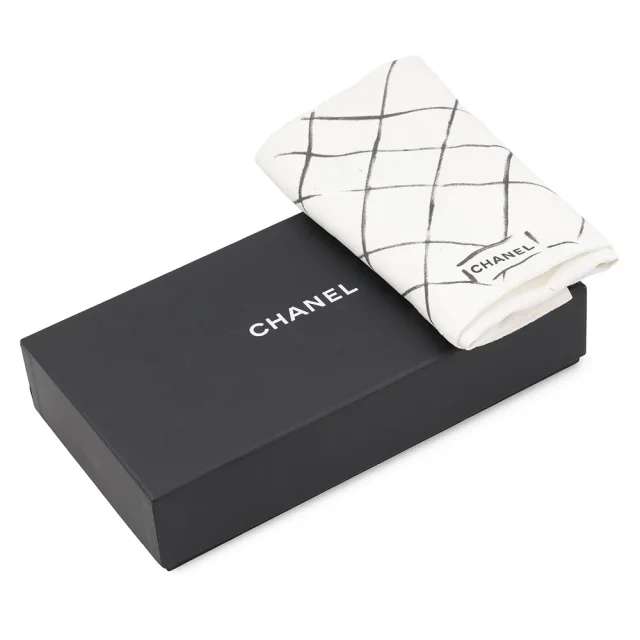 Chanel Matelasse Pearl Chain Wallet BlackAP1841 Lambskin Pearl in Lambskin from GALLERY RARE, photo 19 of 19