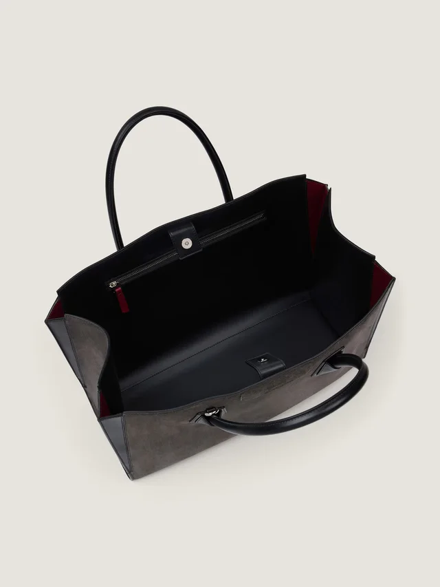Givenchy Medium Antigona Catchall Bag, photo 5 of 7 from SENSER