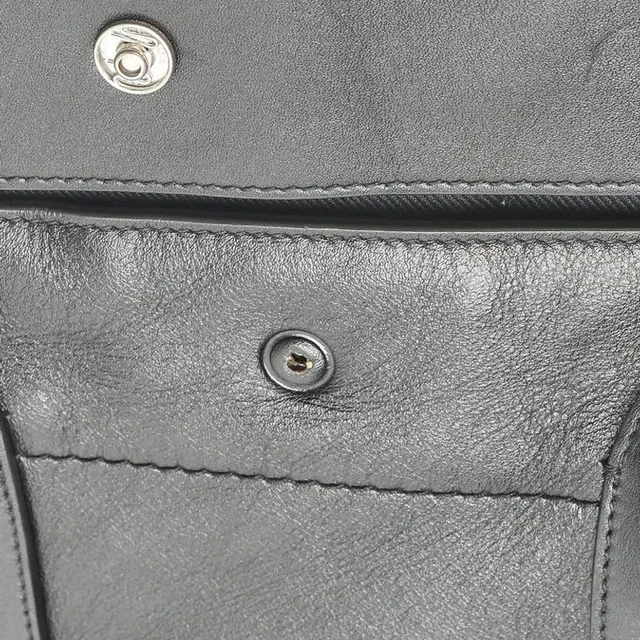 Saint Laurent Rive Gauche Tote Bag in Leather from A Retro Tale, photo 8 of 12
