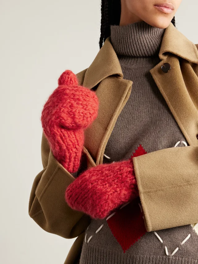 SUZIE KONDI Mire ribbed cashmere mittens in Red, photo 2 of 2 from NET-A-PORTER (Canada)