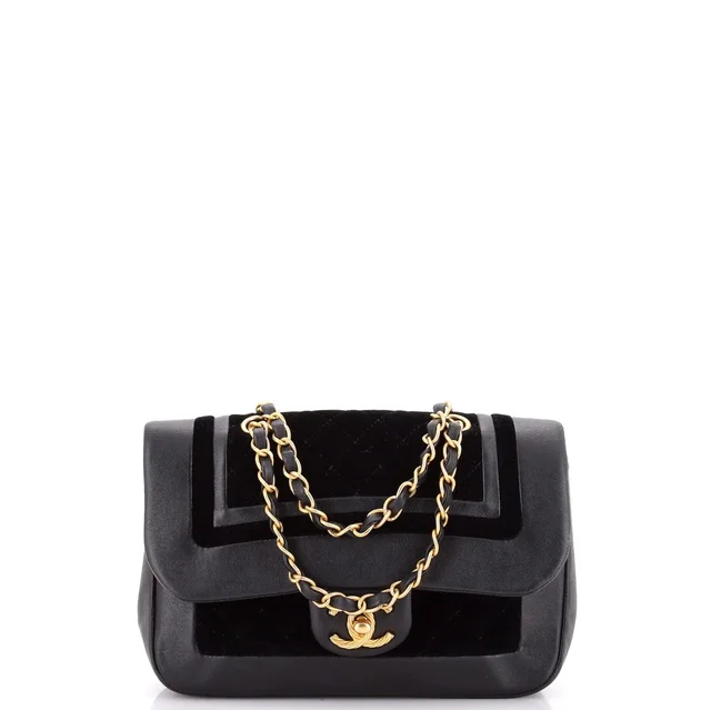 Chanel Paris-Cosmopolite Textured CC Flap Bag Lambskin and Quilted Velvet Small in black Lambskin from Rebag, photo 6 of 6