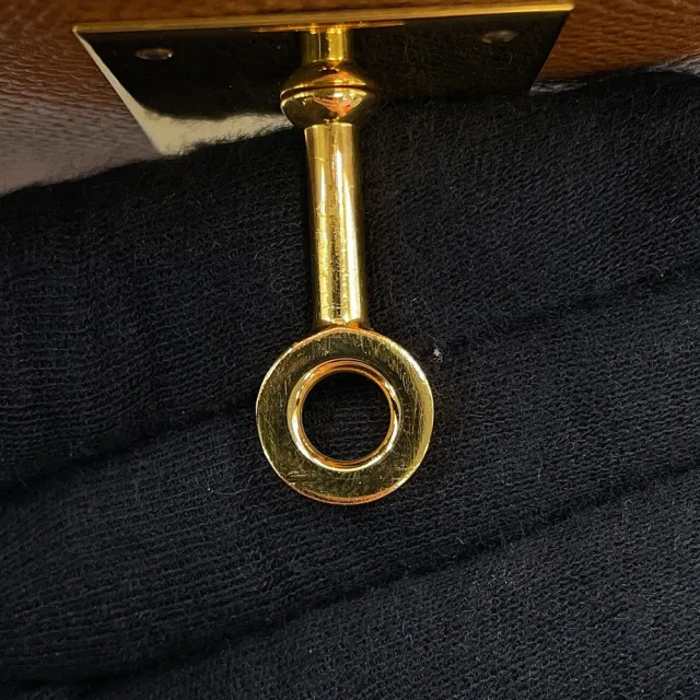 Hermès Kelly Sellier Gold Epsom Size 32 in Gold Epsom leather from GALLERY RARE, photo 11 of 18