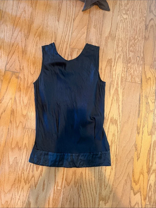 Jil Sander Classic Black Sleeveless Women's Top in black Silk from Poshmark, photo 1 of 1