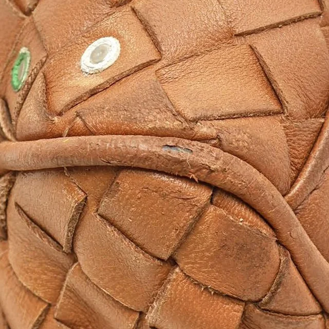 Bottega Veneta Intrecciato Montaigne Shoulder Bag in Woven leather from A Retro Tale, photo 6 of 10
