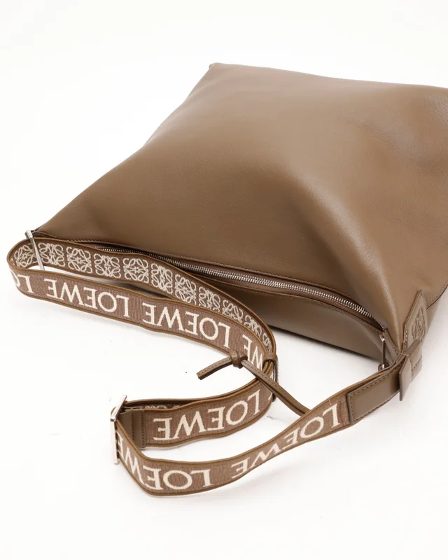 Loewe Cubi Messenger Bag in Canvas from A Retro Tale, photo 5 of 7