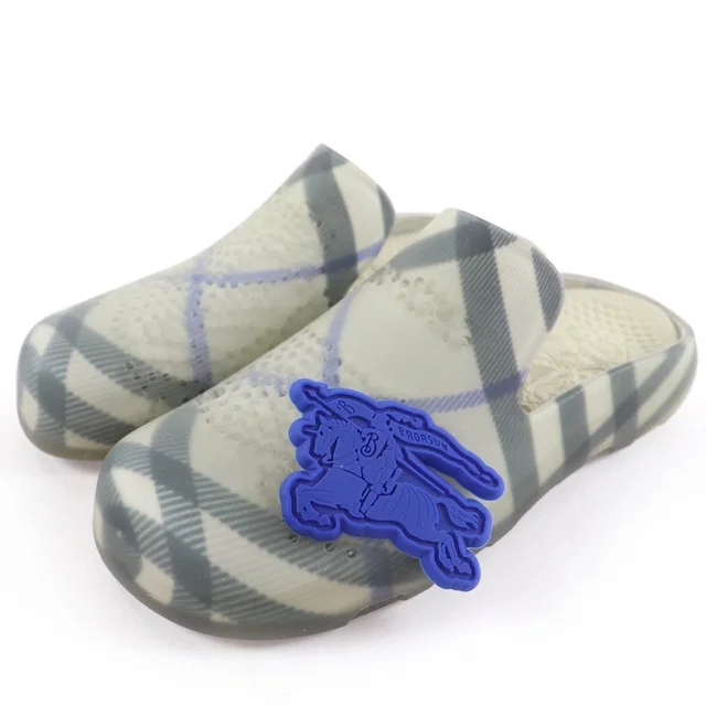 Burberry Check Pattern Rubber Sandals in Gray Rubber from LuxUness