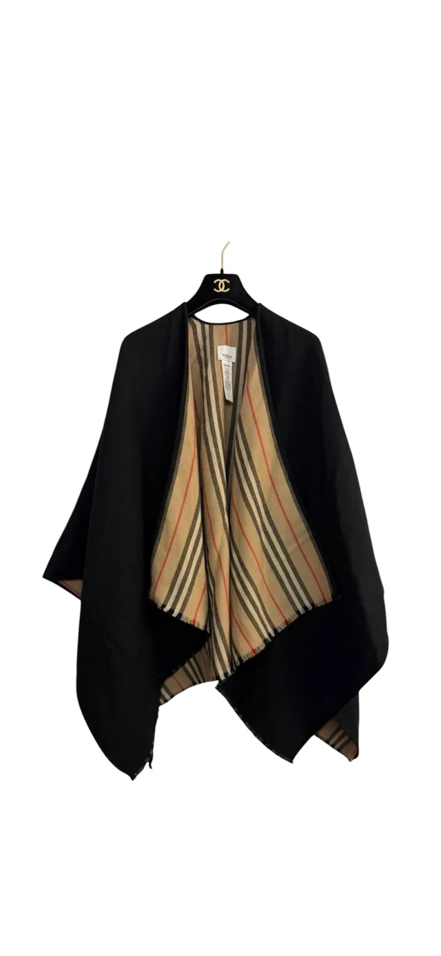 Burberry Poncho Cape Black FS in Black from Luxury Promise