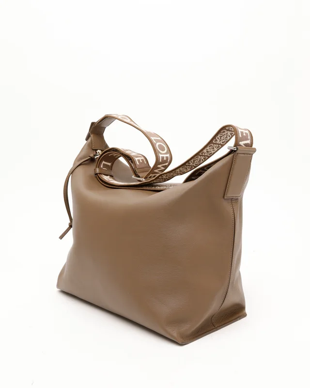 Loewe Cubi Messenger Bag in Canvas from A Retro Tale, photo 2 of 7