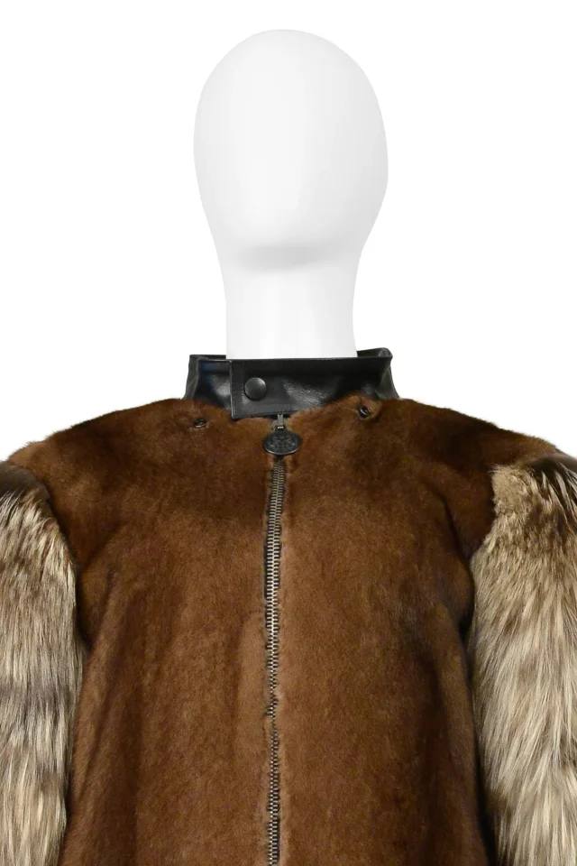 Balenciaga By Demna Gvasalia Mink & Fox Fur Coat With Detachable Collar 2016 in Silk from Resurrection Vintage, photo 5 of 14