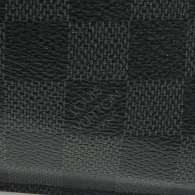 Louis Vuitton Damier Graphite Laptop Case 15-Inch in Grey Canvas from A Retro Tale, photo 3 of 8