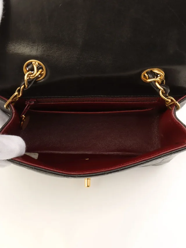 Chanel CC turn-lock chain bag, circa 1995, black in Black Lambskin from VINTAGE QOO TOKYO, photo 5 of 14