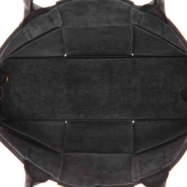 Bottega Veneta Arco mini tote bag in Noir intrecciato leather in Black Woven leather from Collector Square, photo 5 of 6