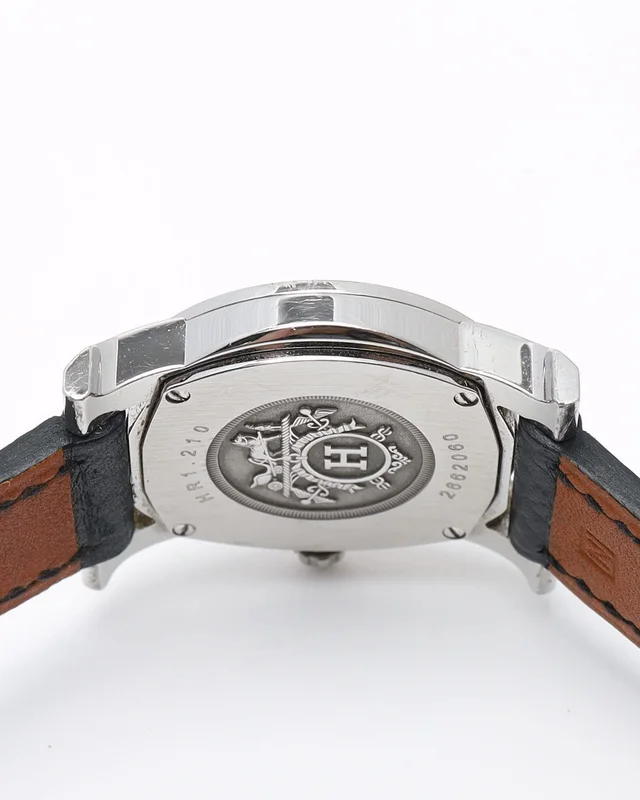 Hermès Heure H Ronde 25mm Ref HR1.210 Watch in Caviar leather from A Retro Tale, photo 7 of 8