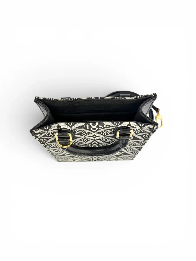 Louis Vuitton 1854 Petit Sac Plat in Leather from Season 2 Consign, photo 5 of 10