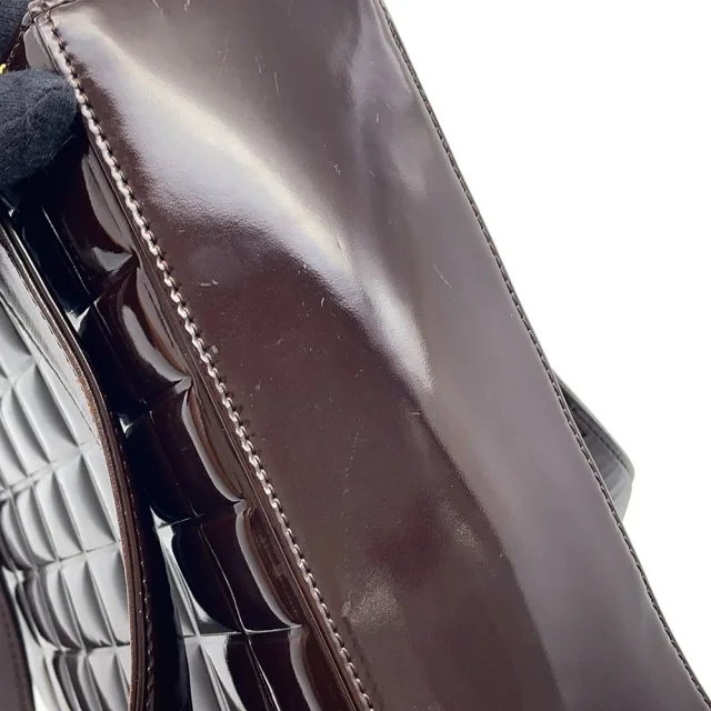 Chanel CC Logo Chocolate Bar tote Brown Patent Leather in Brown Patent leather from GALLERY RARE, photo 15 of 17