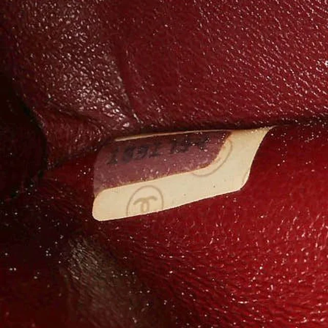 Chanel Classic Maxi Single Flap Bag in Leather from A Retro Tale, photo 9 of 10