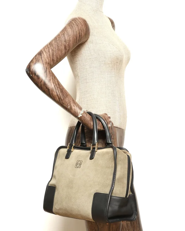 Loewe Amazona Suede 32 Bag in Suede from A Retro Tale, photo 8 of 8
