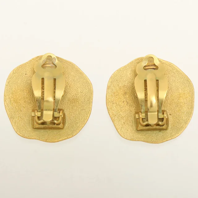 Chanel 1995 Round CC Mark Earrings, Gold in Gold from VINTAGE QOO TOKYO, photo 2 of 3